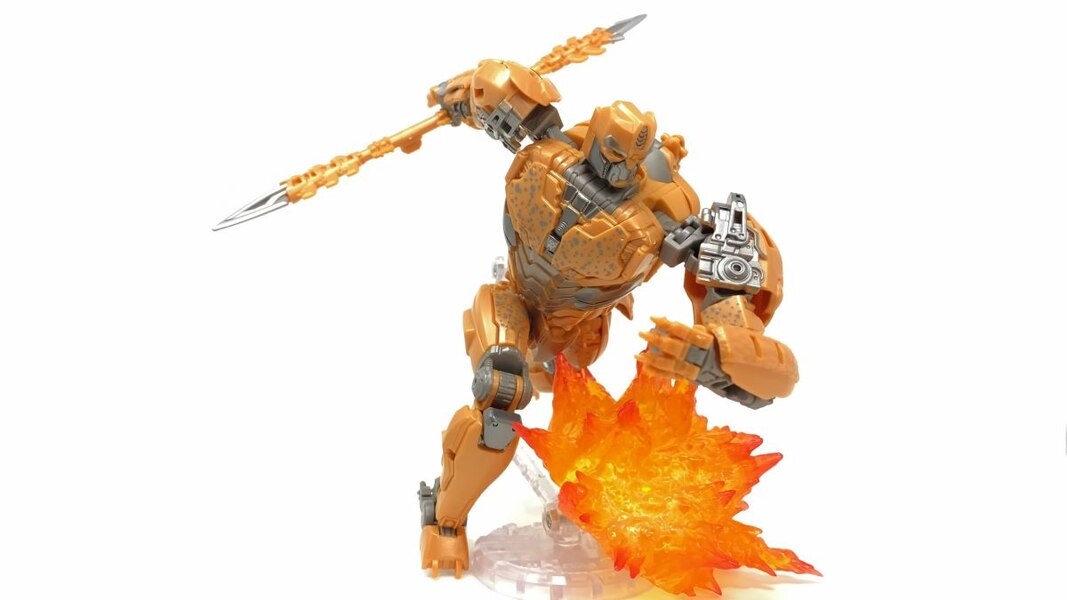 In Hand Image Of Studio Series Rise Of The Beasts 98 Cheetor  (15 of 51)